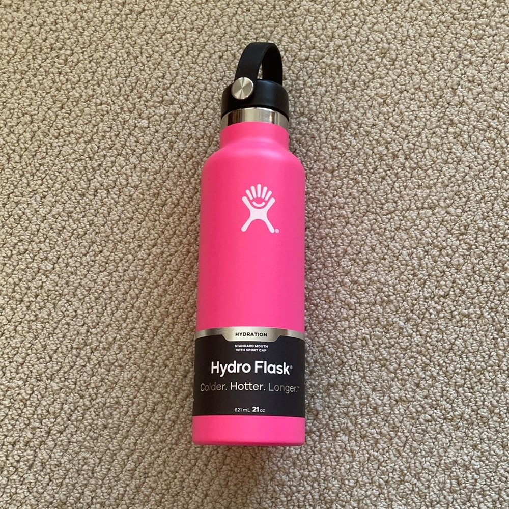 NEW Hydro Flask 21 oz Insulated Water Bottle Pink Flamingo Stainless Steel NWT